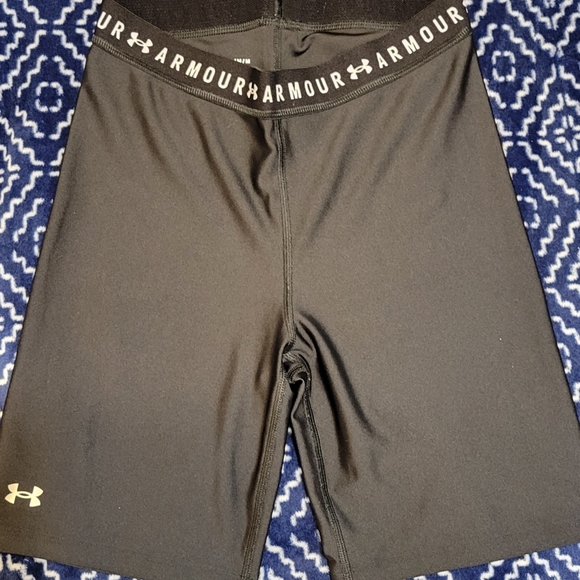 Under Armour workout shorts - Picture 2 of 3